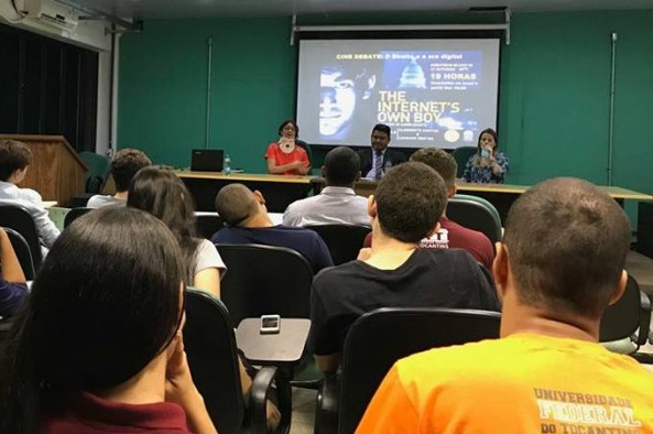 cleorbete-cine-debate-uft-internet-own-boy-aaron-swartz-documentario